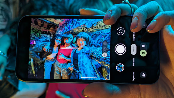 Google Pixel 8a-001_display google_pixel8a_128_pic1